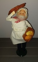 1992 BYERS CHOICE CAROLER BAKER With Bread Baskets &quot;Cries Of London&quot; - $838.22 MXN