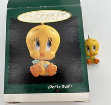 VTG 1996 Hallmark Miniature Christmas Ornament Baby Tweety Looney Tunes Lovables - £3.91 GBP