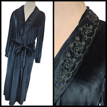 90s Womens Emerald Green Velvet Robe Long Size Large Embroidered Collar Pockets - $57.88