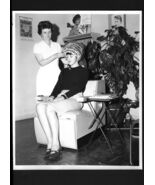 Vintage 1961 Beauty Shop Salon Girl in Bee Hive Hair Dryer Curlers Snapshot - $308.05 MXN