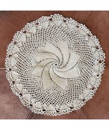 Vintage Handmade Doily Beige Pinwheel Round Crochet 14 Inch - €12,15 EUR