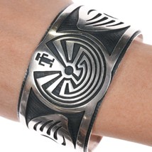 7.25&quot; Tony Kyasyousie Hopi Overlay Man in the Maze Paw sterling cuff bracelet - £634.64 GBP