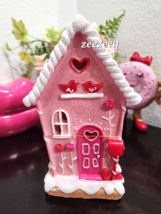 Cupcakes and Cashmere Valentines Pink Gingerbread Lovebirds House LED LIGHT UP - £31.96 GBP