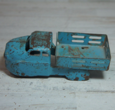 Vtg Wyandotte Blue Pressed Steel Stake Bed Bullet Nose Truck 6&quot; *MISSING WHEEL* - £36.74 GBP