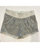 Lululemon Women’s Extra Small Gray Flower Shorts Size 2 - $33.25