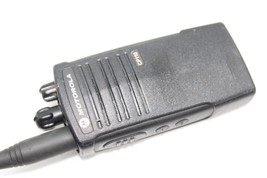 MOTOROLA CP110 AZ489FT4880 2 WAY RADIO W/O BATTERY E5319 image 5