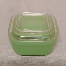 Fire King Jadeite Oven Ware 4&quot; Square Refrigerator Dish With Clear Lid - £49.52 GBP