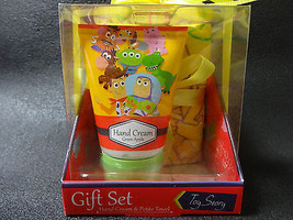 TOY STORY Hand Cream &amp; Mini Towel Gift Set Disney Store Japan - £20.64 GBP