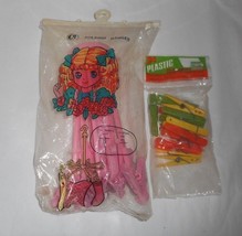 Vintage Pink Plastic Clothing Circular Folding Hanger W/ Clothespins Clothes - £52.01 GBP