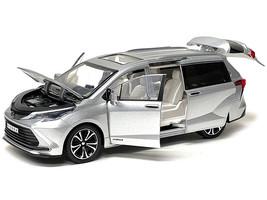 Toyota Sienna Minivan Silver Metallic 1/24 Diecast Model Car - $46.86