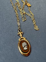 Vintage Sarah Cov Goldtone Open Oval Chain w Oval Faux Hematite Plastic Cameo - $11.29