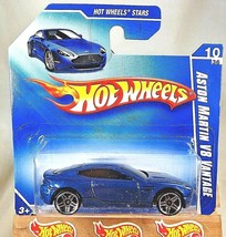 2008 Hot Wheels #50 Hot Wheels Stars Aston Martin V8 Vantage Blue wPr5Sp 1/2Card - £8.22 GBP