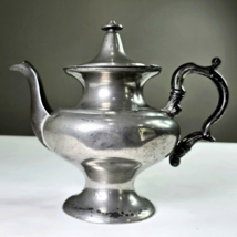 Antique American Pewter Teapot Made By I. C. Lewis 8in Hinged Lid Old Décor - £79.00 GBP