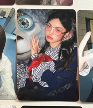 YEJI ITZY cartolina fotografica ufficiale &#39;GOLD&#39; Kpop autentica - $4.01