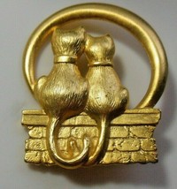 Vintage Signed JJ Brooch Gold-tone Two Cats  2.1/4&quot; x 1.3/4&quot; - £14.47 GBP