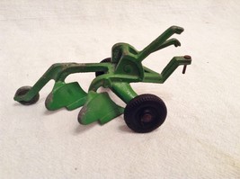 Vintage Arcade / Silk Cast Metal Rubber Tire Farm Tractor Plow Toy 9821 ... - $7.38