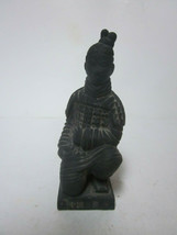 VINTAGE CHINESE TERRACOTTA SOLDIER KNEELING FIGURINE OF QIN DYNASTY TOMB - £7.95 GBP