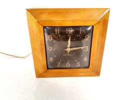 Seth Thomas Mid Century Blonde Desk Clock, Beautiful and Runs Great - £30.70 GBP