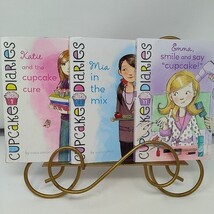 Lot of 3 Cupcake Diaries Series by Coco Simon PB Books 1, 2, & 11 - €7,71 EUR Lot of 3 Cupcake Diaries Series by Coco Simon PB Books 1, 2, & 11 - €7,71 EUR
