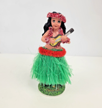 Hawaii Hula Girl Dashboard Doll w/ Ukelele Green Grass Skirt Nodder KC Co. 6.5&quot; - £11.96 GBP