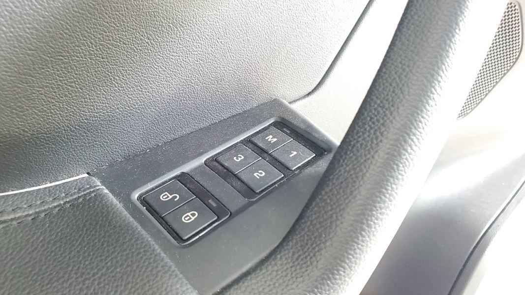 2018 Jaguar F-Pace OEM Front Left Door Trim Panel Black Item image 3