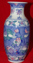 Vintage Zhongguo Zhi Zao Vase 8&quot; Chinese Floral Vase Blue White Purple - £19.97 GBP