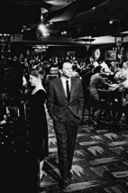 Frank Sinatra in Ocean&#39;s Eleven in Casino 18x24 Poster - £18.90 GBP
