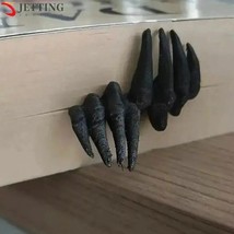 Marcapáginas de mano del diablo para decoración de escritorio,  adorno d... - $24.99