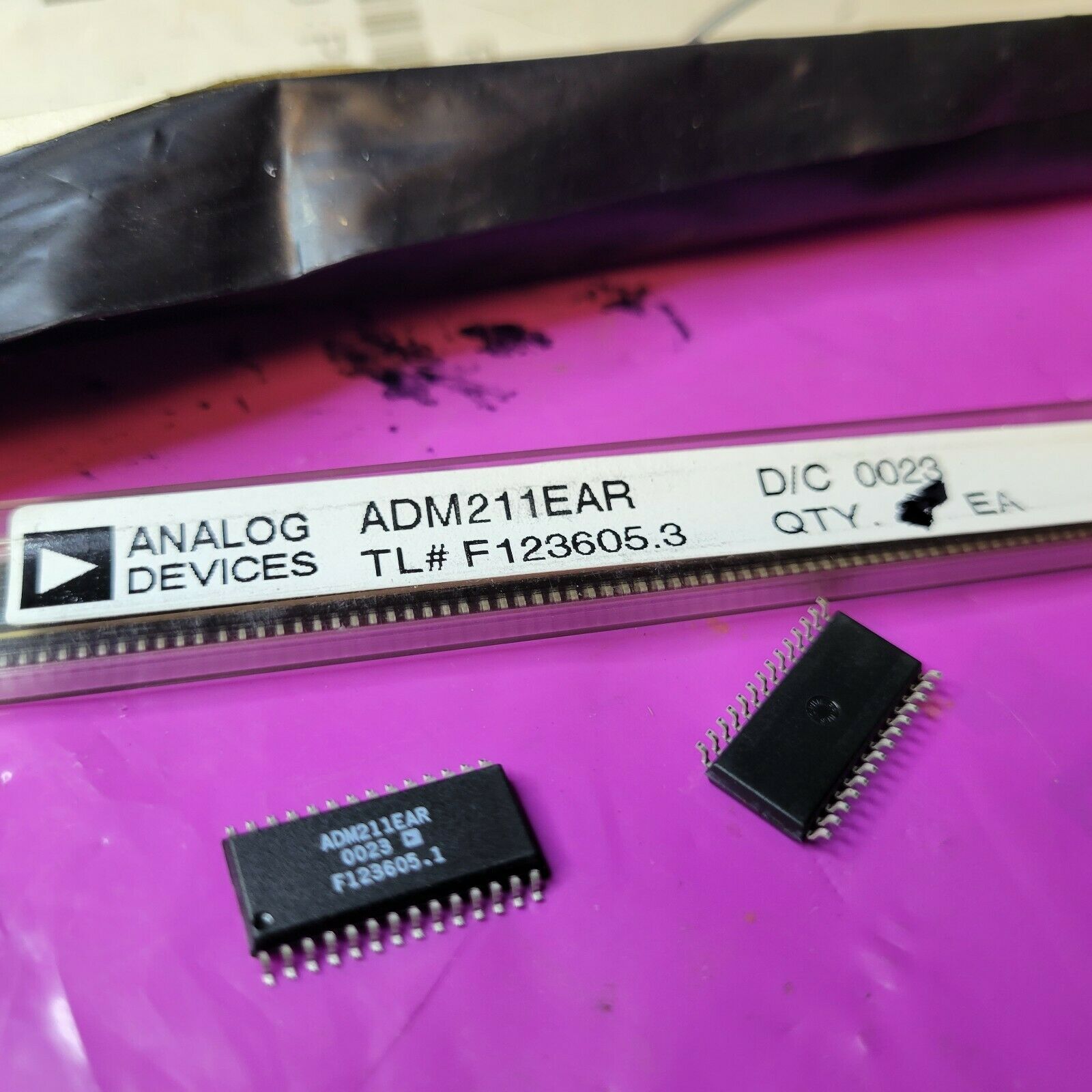 (2PCS) ANALOG DEVICE ADM211EAR D/C 9616 RS-232 Line Driver 28-Pin SOIC N... - $6.81