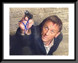 Daniel Craig Signed &quot;Quantum of Solace&quot; Movie Photo - £221.23 GBP