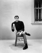 Anthony Perkins scary seated pose in jail cell as Norman Bates Psycho 8x10 photo - £7.84 GBP