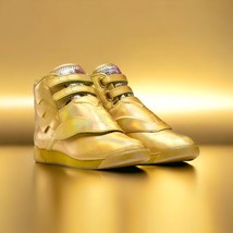 Reebok x Wonder Woman 1984 Womens Freestyle Hi Metallic Gold Shoes Size 6 FW4667 - £106.77 GBP