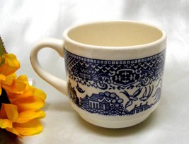 1051 Antique Royal China Blue Willow Stack Mug - £6.32 GBP