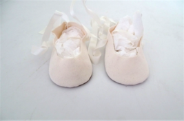 Vintage Old Store Stock 2.5&quot;  White Faux Suede Doll Shoes Medium Size Doll - $12.99