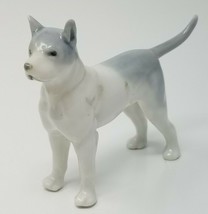 Figurine Dog Standing Pointer Small Ceramic White Gray Regal Vintage  - £11.10 GBP