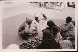 Vintage Fruit Peddlers In Egypt Taken by Serviceman Photo  WWII 1940s - £10.35 GBP