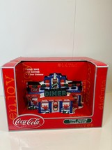 Coca-Cola Town Square Collection 2002 1st Edition Ginny&#39;s Diner - $920.37 MXN