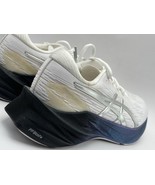 Asics Novablast 3 Running Shoes Platinum White Pure Silver 1011B461 Size 8.5 - $1,857.10 MXN