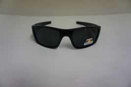 Men&#39;s polarized sunglasses sport fashion biking shinny frame dark lenses - $11.83