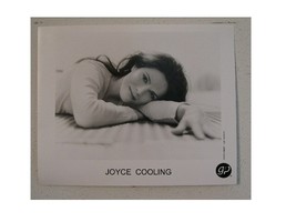 Joyce Cooling Press Kit With Photo - $503.09 MXN