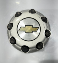 CHEVROLET 8 LUG SILVER CENTER CAP MINOR WEAR P/N 15052370 GENUINE OEM GM... - €25,54 EUR