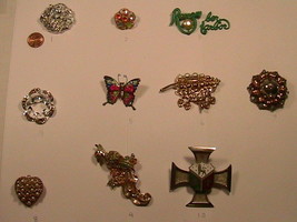 [h3e] Lot Of 9 Vintage Costume Pins &amp; Brooches - £21.98 GBP