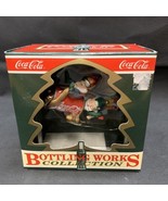 NEW Coca-Cola Christmas Ornament Xmas Elves Coke Can Holiday Festive KG - €8,54 EUR