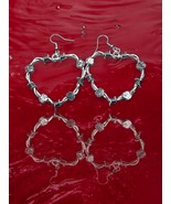 &quot;Gothic Silver Heart-Shaped Dangle Earrings with Barbed Wire - Silver Do... - $236.30 MXN