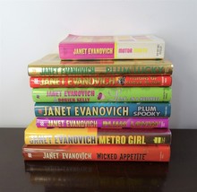 Set Of 8 Romance Mystery Novel Lot Janet Evanovich Stephanie Plum Book - £21.79 GBP