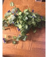 Faux Plant With Flower Pot - $553.74 MXN