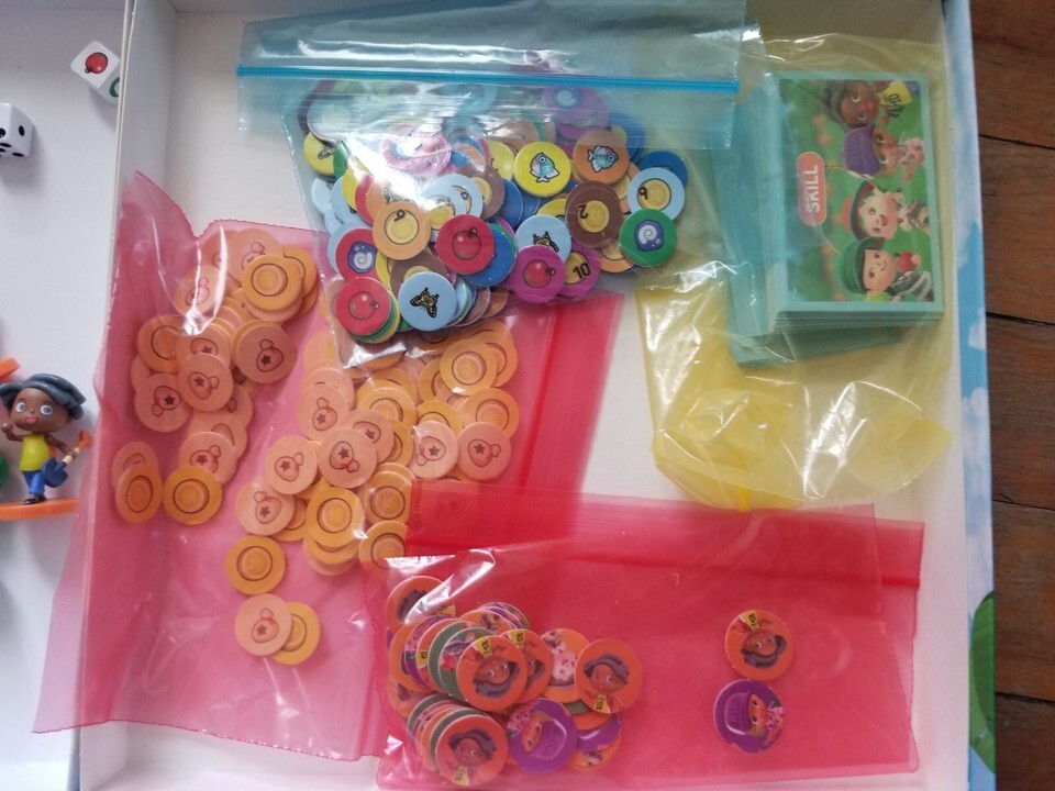 Hasbro Gaming Monopoly Animal Crossing: New Horizons Edition Board Game Item image 6