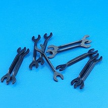 Twixt Game 10 Replacement Black Wrench Link Game Piece 3M Company 1962 - $2.96