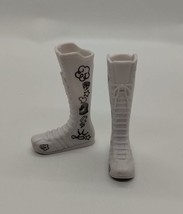 Moxie Girlz Doll Shoes Boots from Art-titude Fashion Design White w/Black - $8.91