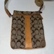 Coach Signature Monogram Canvas Messenger Crossbody Bag Brown &amp; Tan - $376.33 MXN